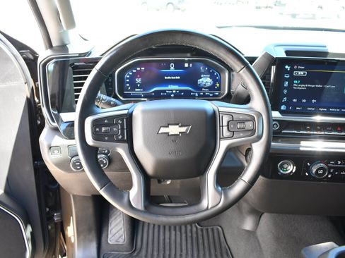 Used 2023 Chevrolet Silverado 1500 LT RWD image 17