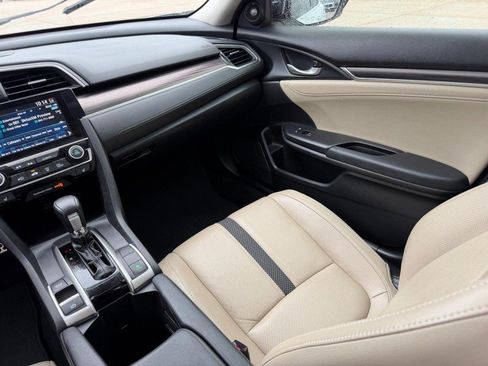 Used 2020 Honda Civic Touring image 17