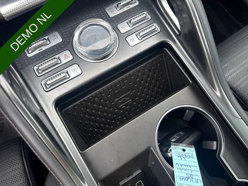 Used 2025 Lincoln Nautilus Reserve AWD/4WD image 33