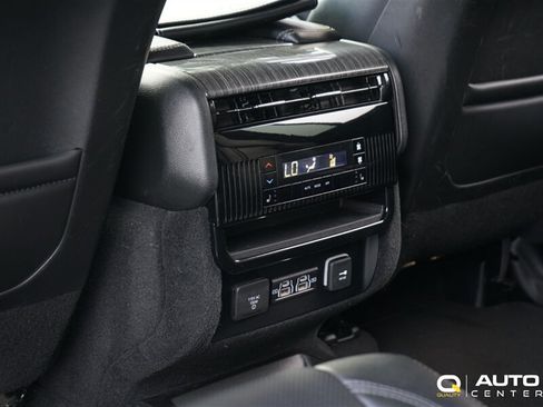 Used 2022 Jeep Wagoneer Series III w/ Convenience Group I AWD/4WD image 34