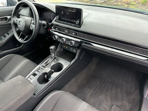 Used 2023 Honda Civic Sport image 11