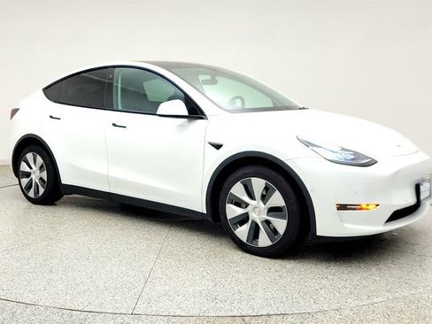Used 2021 Tesla Model Y Long Range AWD/4WD image 3