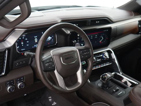 Used 2024 GMC Sierra 1500 Denali w/ Technology Package AWD/4WD image 22