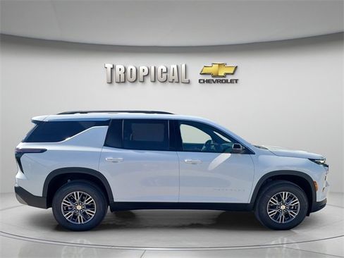 New 2026 Chevrolet Traverse LT image 6
