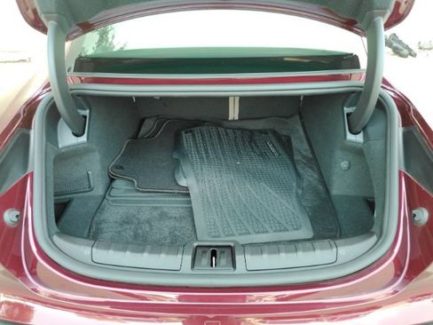 Used 2022 Porsche Taycan RWD image 25