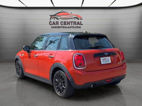 Used 2020 MINI Cooper 4-Door Hardtop w/ Storage Package FWD image 3