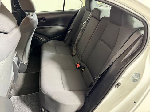 Used 2022 Toyota Corolla LE image 12