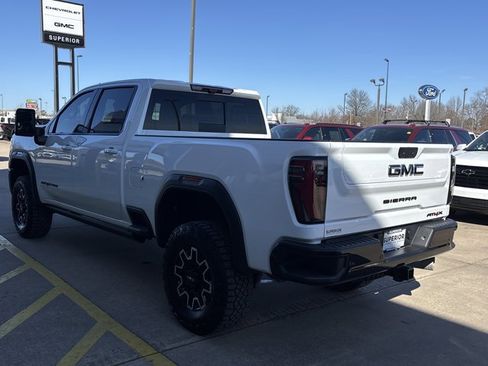 Used 2024 GMC Sierra 2500 AT4X image 9