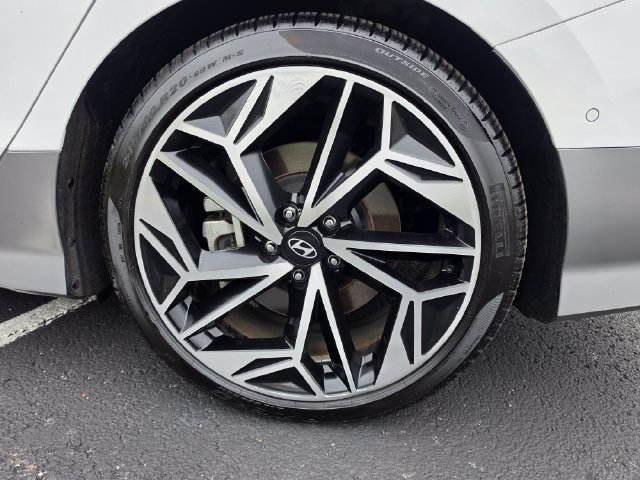 Used 2023 Hyundai Ioniq 6 Limited AWD/4WD image 15