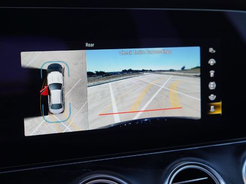 Used 2022 Mercedes-Benz E 450 4MATIC Sedan image 12