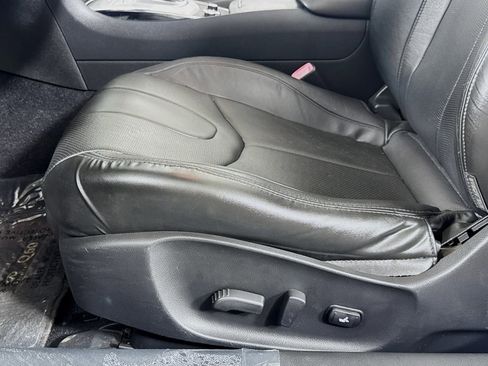 Used 2014 INFINITI Q60 Convertible w/ Premium Package image 23