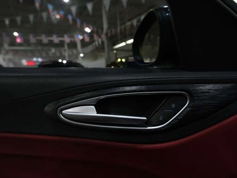 Used 2019 Alfa Romeo Giulia w/ Nero Edizione image 17