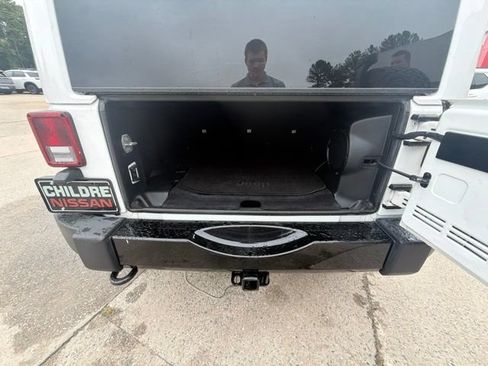 Used 2014 Jeep Wrangler Unlimited Sahara AWD/4WD image 13