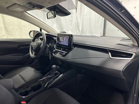 Used 2025 Toyota Corolla LE image 59