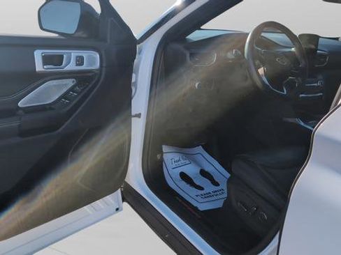 Used 2020 Ford Explorer ST w/ ST Street Pack image 9