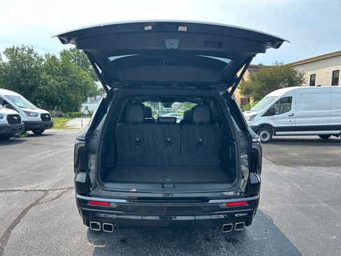 Used 2024 Chevrolet Traverse RS w/ LPO, Floor Liner Package AWD/4WD image 16