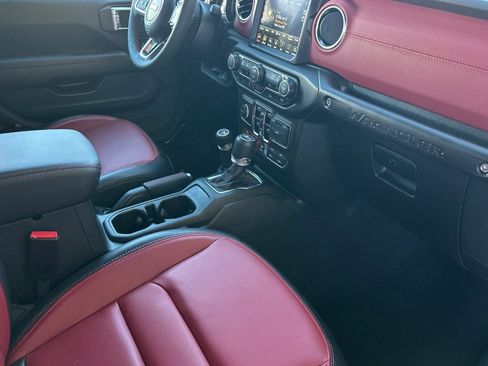 Used 2023 Jeep Wrangler Unlimited Rubicon 4xe image 13