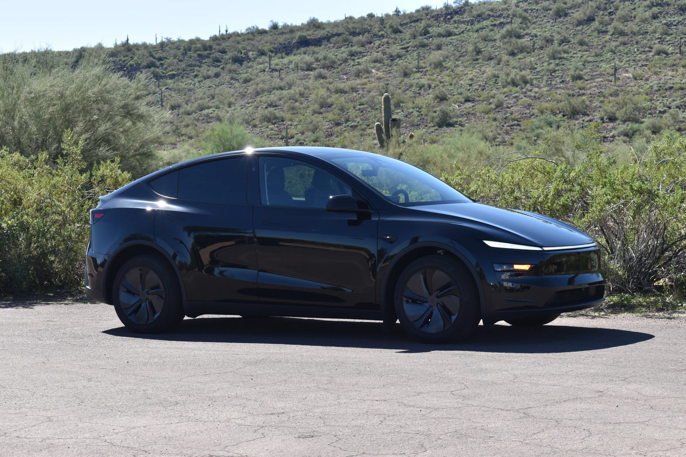 Used 2026 Tesla Model Y 2WD image 3