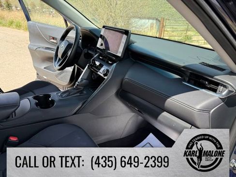 Used 2024 Toyota Venza LE AWD/4WD image 36