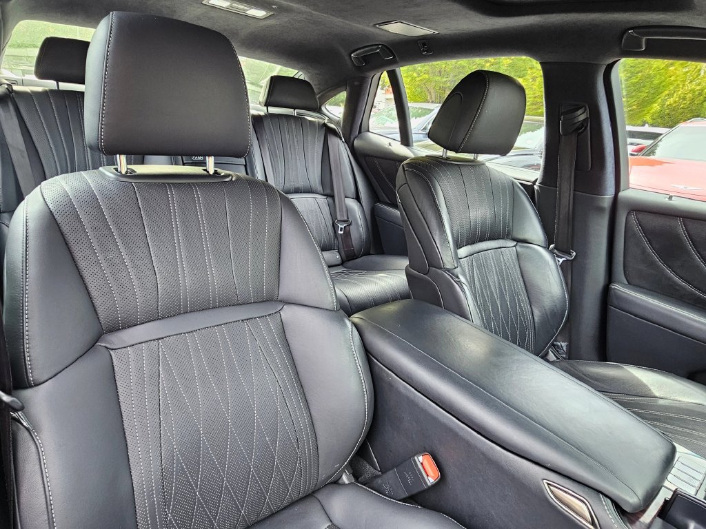 Used 2018 Lexus LS 500 AWD w/ Interior Upgrade Package image 31