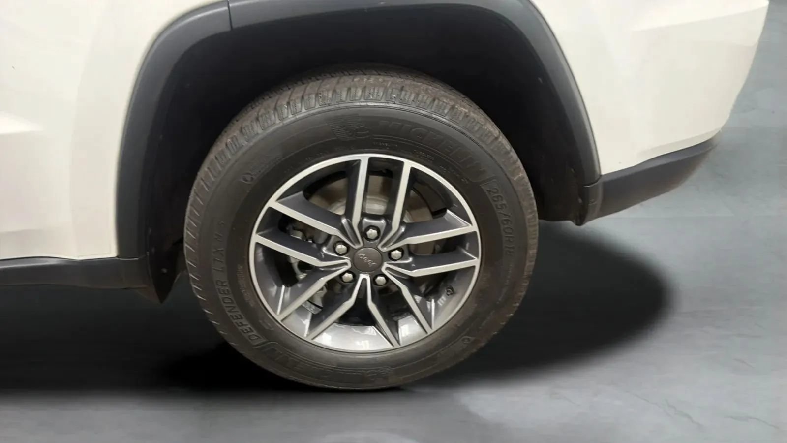 Used 2019 Jeep Grand Cherokee Limited AWD/4WD image 28