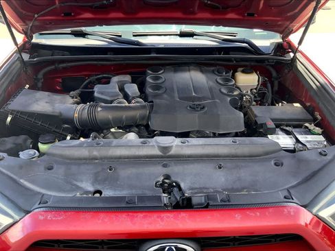 Used 2014 Toyota 4Runner SR5 RWD image 9