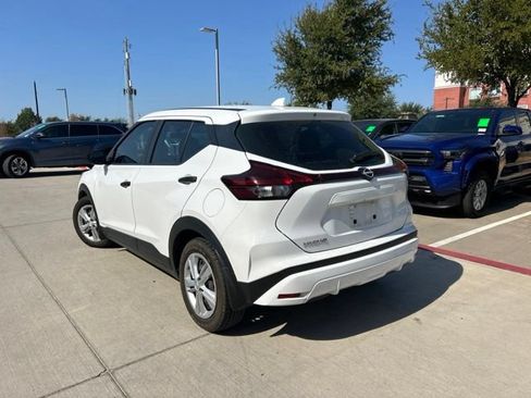 Used 2022 Nissan Kicks S FWD image 5