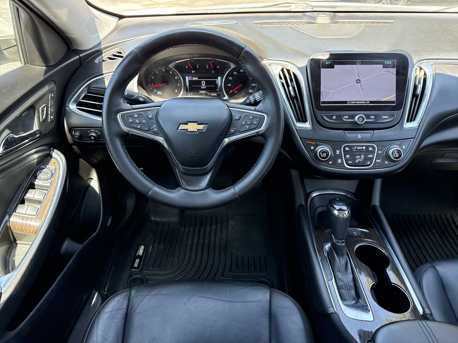 Used 2017 Chevrolet Malibu Premier w/ Premier Sun and Wheel Package FWD image 13
