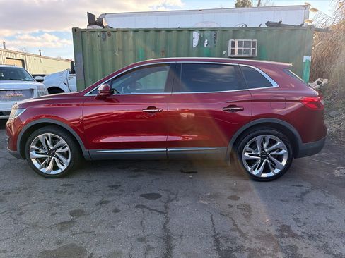 Used 2017 Lincoln MKX Reserve w/ Luxury Package image 16