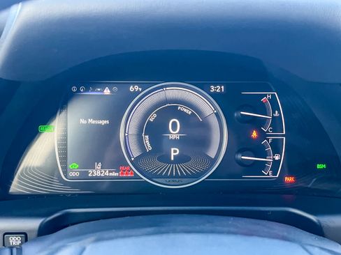 Certified 2025 Lexus ES 300h w/ Premium Package image 23