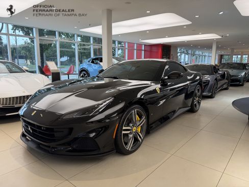 Used 2023 Ferrari Portofino M RWD image 1