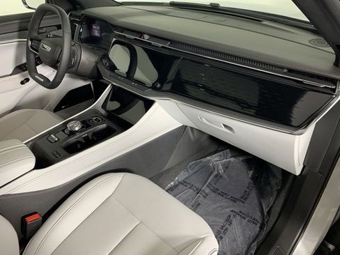 Used 2025 Jeep Wagoneer S Limited image 9