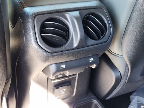 New 2025 Jeep Gladiator Mojave image 28