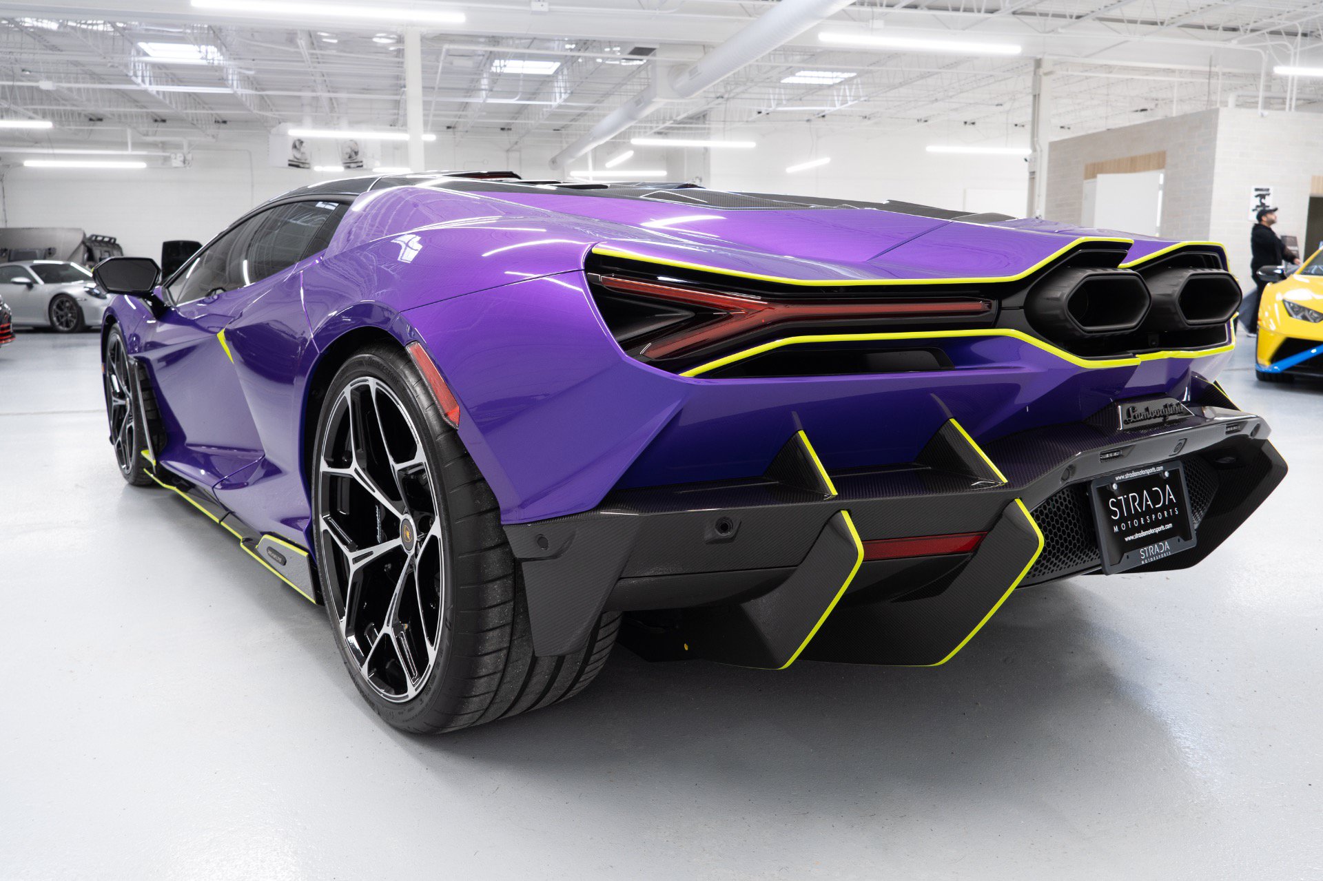 Used 2024 Lamborghini Revuelto AWD/4WD image 12