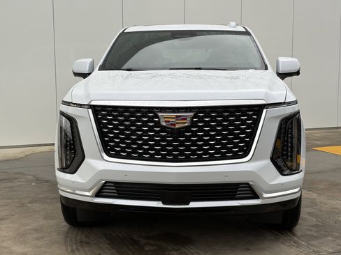 New 2026 Cadillac Escalade Luxury w/ Touring Package image 3