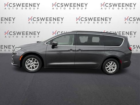 Used 2022 Chrysler Pacifica Touring-L image 3