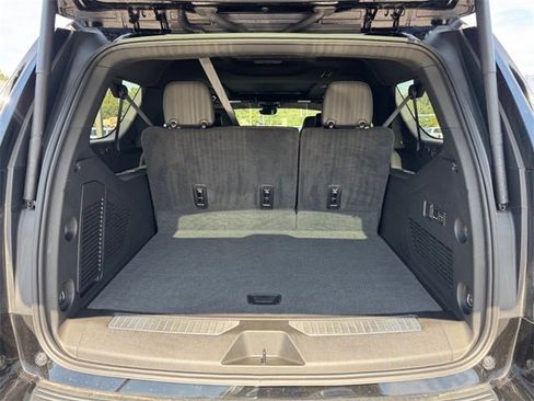 Used 2024 Chevrolet Suburban High Country image 14
