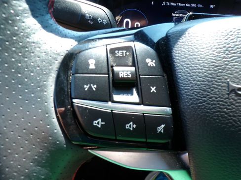 Used 2025 Ford Explorer ST-Line AWD/4WD image 16