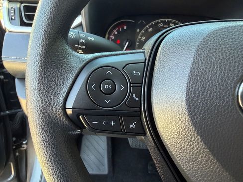 Used 2025 Toyota RAV4 XLE AWD/4WD image 15