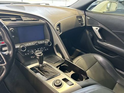 Used 2019 Chevrolet Corvette Stingray Coupe RWD image 15