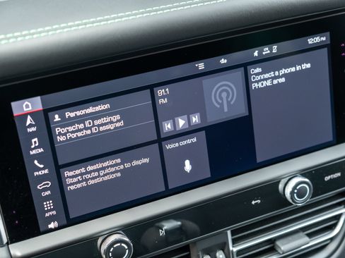 Certified 2025 Porsche Macan GTS AWD/4WD image 37