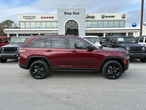 New 2026 Jeep Grand Cherokee Limited w/ Limited Altitude Package RWD image 4
