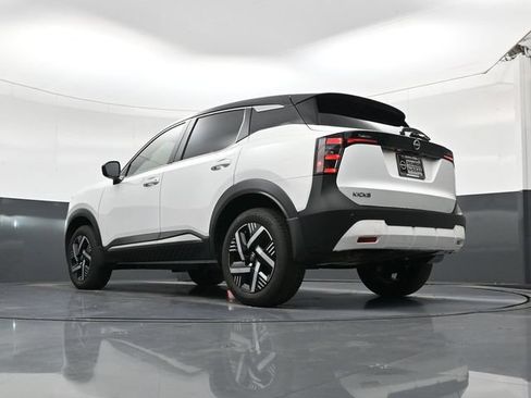 Used 2025 Nissan Kicks SV FWD image 20