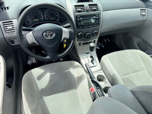 Used 2012 Toyota Corolla LE FWD image 10