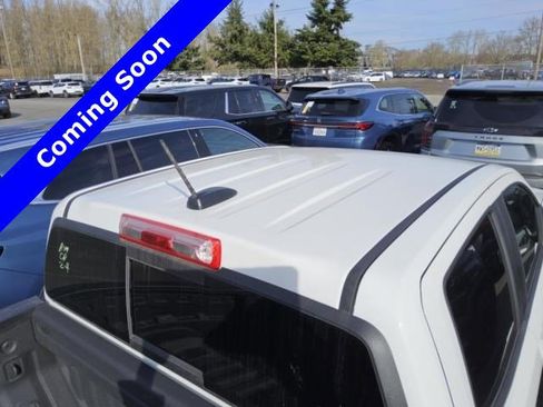 Used 2024 Chevrolet Colorado LT w/ LT Convenience Package RWD image 14
