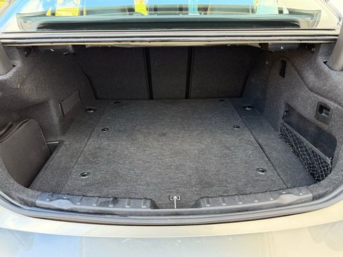 Used 2017 BMW 330e image 32