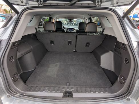 Used 2023 GMC Terrain AT4 image 19