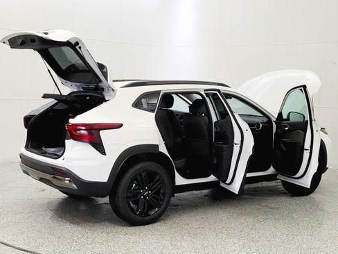 New 2026 Chevrolet Trax ACTIV w/ Sunroof Package image 19