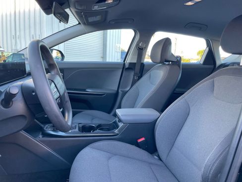 Used 2025 Kia K4 LXS image 25