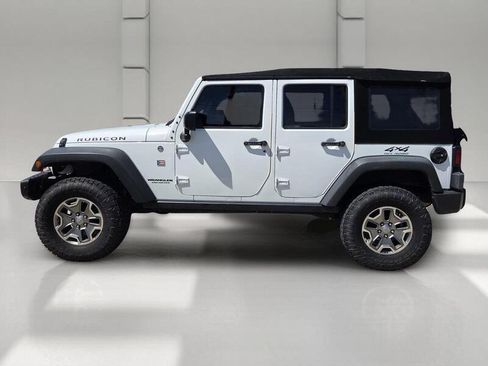 Used 2015 Jeep Wrangler Unlimited Rubicon w/ Connectivity Group AWD/4WD image 2